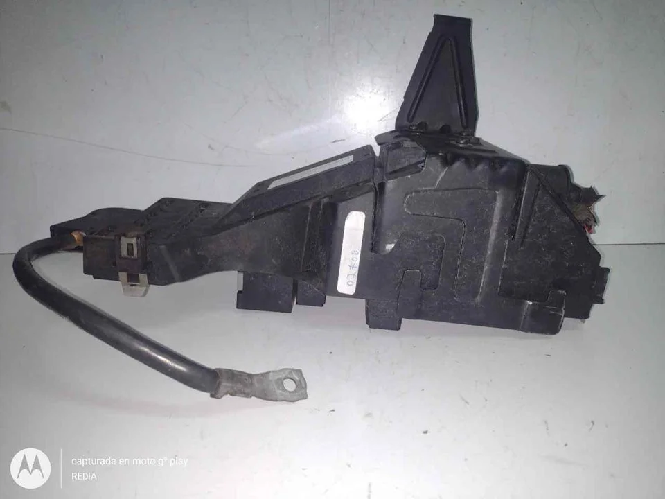Foto de CAJA RELES / FUSIBLES VOLVO S80 BERLINA 2.5 Turbodiesel (140 CV / 103 KW) referencia 9168986
