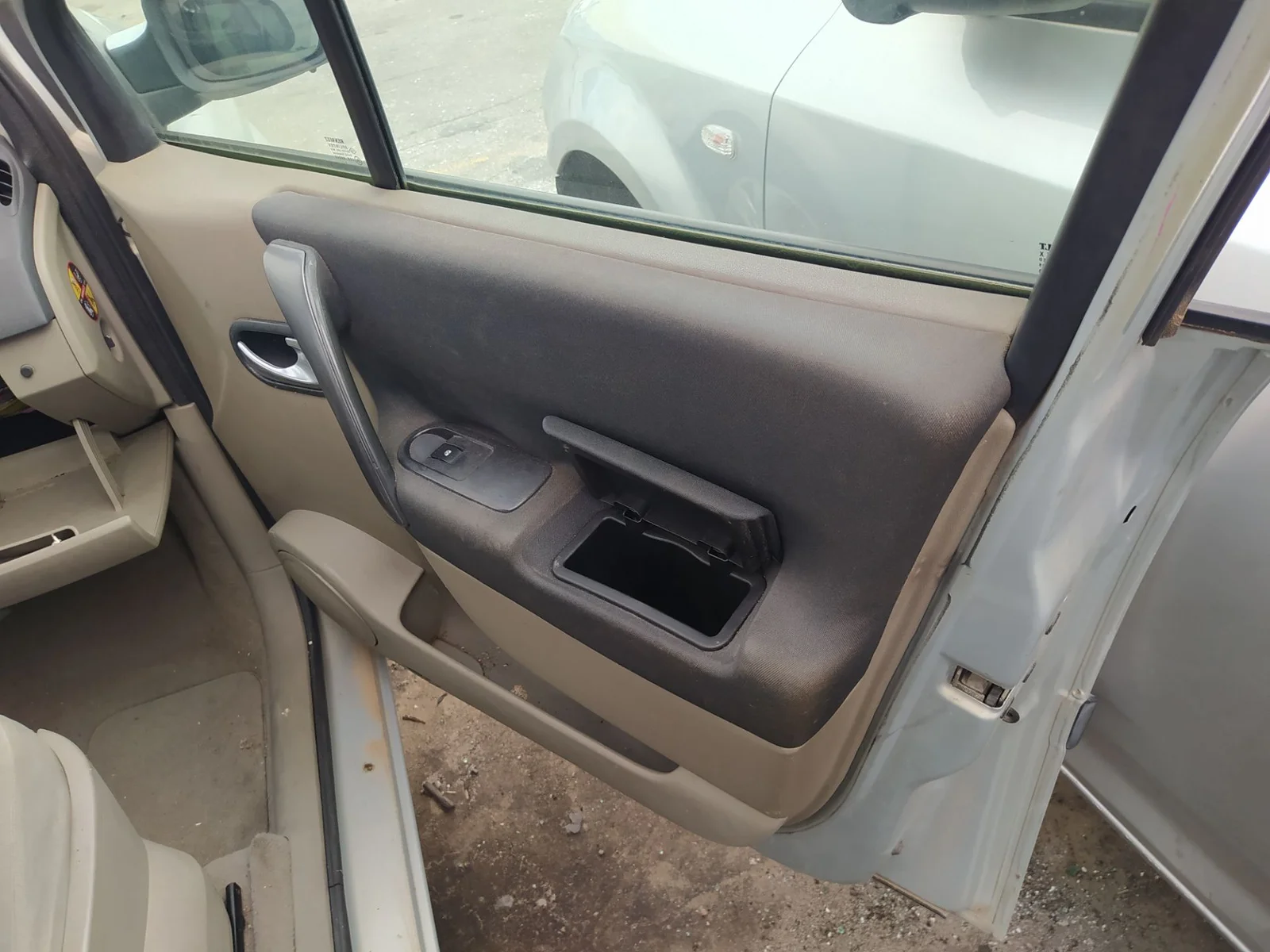 Foto de RETENEDOR PUERTA RENAULT SCENIC II (JM) 1.6 16V (113 CV / 83 KW)