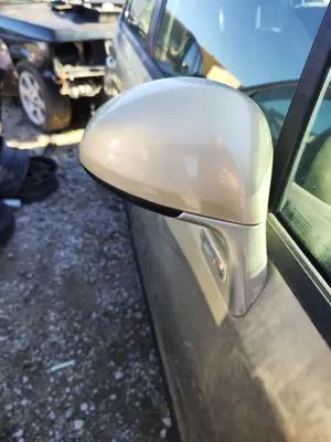 Foto de RETROVISOR DERECHO CITROEN C4 BERLINA 1.6 16V HDi (90 CV / 66 KW) referencia 8149YN