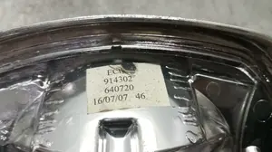 Foto de PILOTO TRASERO CENTRAL PIAGGIO (VESPA) 49.40 cc 3.01 ci (4.29 cv 3.1 kw a 8500 rpm) foto 2