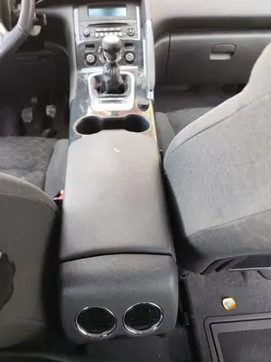 Foto de CONSOLA CENTRAL PEUGEOT 3008 1.6 Blue-HDI FAP (120 CV / 88 KW)