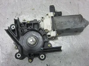 Foto de MOTOR ELEVALUNAS DELANTERO DERECHO LAND ROVER FREELANDER (LN)(01.1998) 1.8 CAT (120 CV / 88 KW) referencia 6N4959802