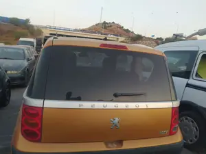 Foto de GUARNECIDO PORTON TRASERO PEUGEOT 1007 1.4 HDi (68 CV / 50 KW)