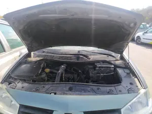 Foto de BISAGRA CAPO IZQUIERDA RENAULT MEGANE II CLASSIC BERLINA 1.5 dCi Diesel (101 CV / 74 KW) referencia 8200468183