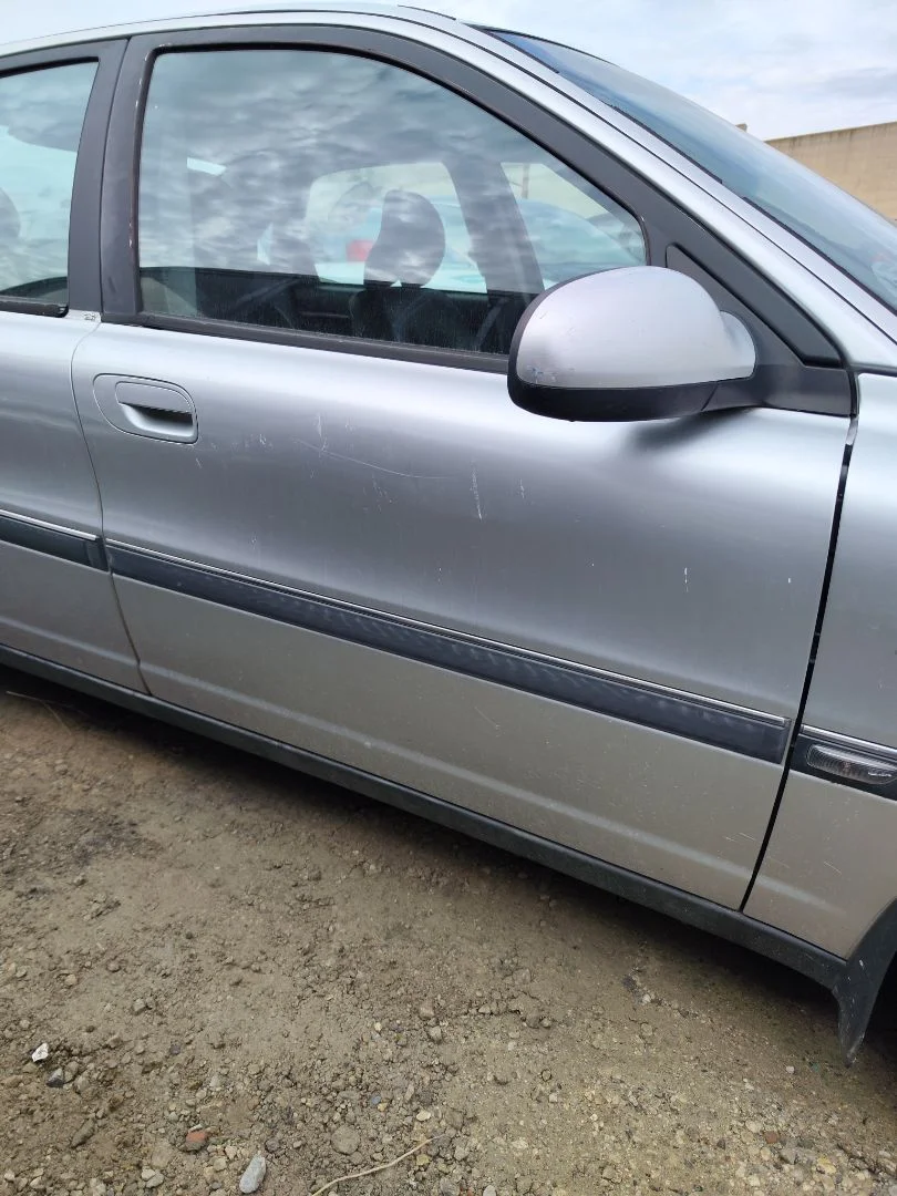 Foto de PUERTA DELANTERA DERECHA VOLVO S80 BERLINA 2.4 CAT (140 CV / 103 KW) referencia 30649110