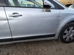 Foto de PUERTA DELANTERA DERECHA CITROEN C4 BERLINA 1.6 16V HDi FAP (109 CV / 80 KW)