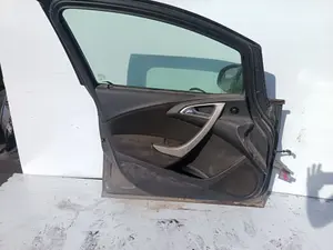 Foto de PUERTA DELANTERA IZQUIERDA OPEL ASTRA J BERLINA 5P 1.7 16V CDTI (110 CV / 81 KW)