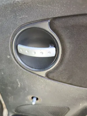 Foto de MANETA INTERIOR TRASERA DERECHA CITROEN C3 1.4  (73 CV / 54 KW) referencia 914486
