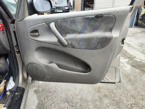 Foto de GUARNECIDO PUERTA DELANTERA DERECHA CITROEN XSARA PICASSO 2.0 HDi CAT (RHY / DW10TD) (90 CV / 66 KW) referencia 9332X5