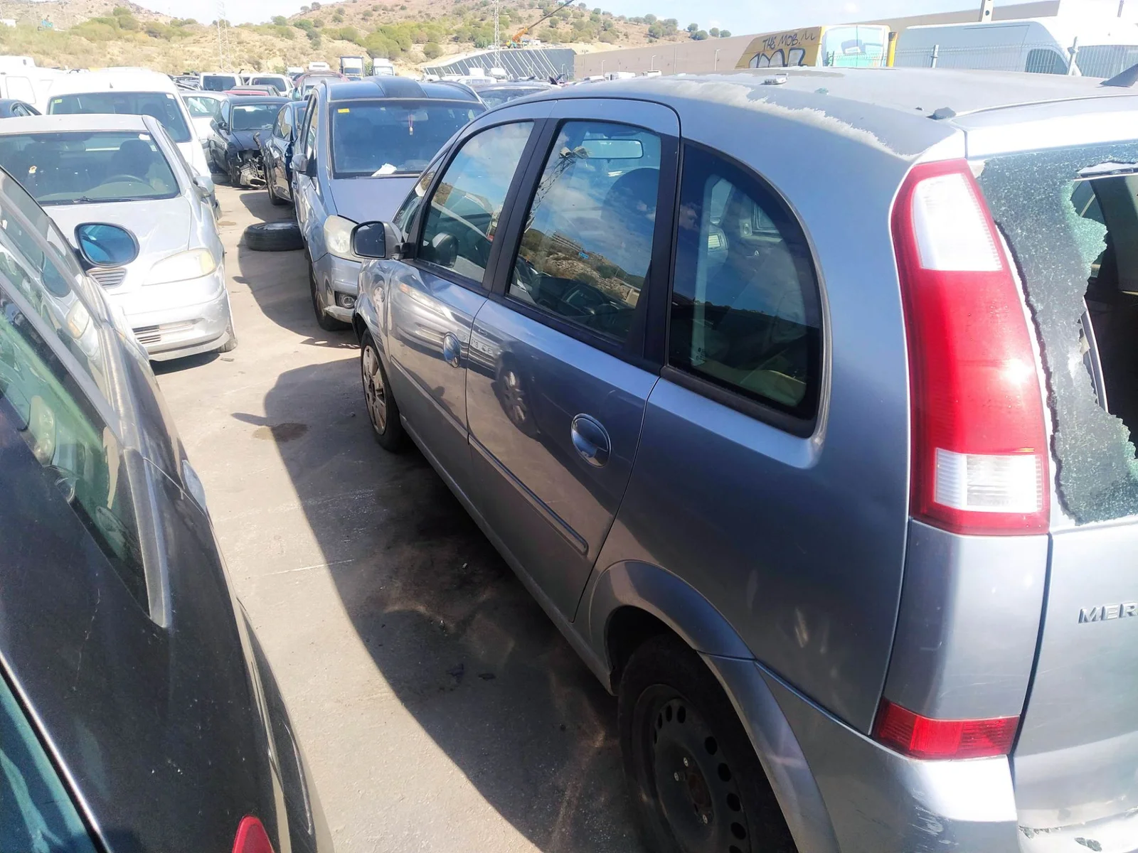 Foto de PUERTA TRASERA IZQUIERDA OPEL MERIVA 1.7 16V CDTI (101 CV / 74 KW) referencia 13149681