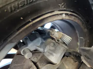 Foto de PINZA DE FRENO TRASERA IZQUIERDA FORD C-MAX (CB7) 1.6 TDCi CAT (116 CV / 85 KW) referencia 2210215