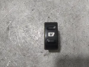 Foto de MANDO ELEVALUNAS DELANTERO DERECHO CITROEN XSARA BERLINA 2.0 HDi CAT (RHY / DW10TD) (90 CV / 66 KW) referencia 22681