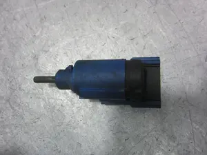 Foto de INTERRUPTOR VOLKSWAGEN GOLF IV BERLINA (1J1)(10.1997) 1.6 16V (105 CV / 77 KW) referencia 1J0927189