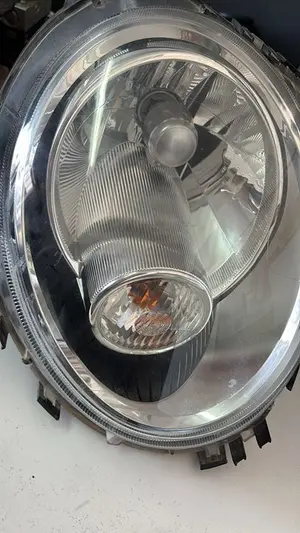 Foto de FARO DERECHO MINI MINI (R56) 1.4 16V CAT (95 CV / 70 KW) referencia 63122751872