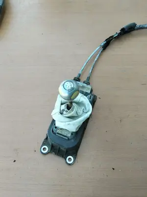 Foto de PALANCA CAMBIO AUDI TT COUPE (FV3) referencia 1J0711061C