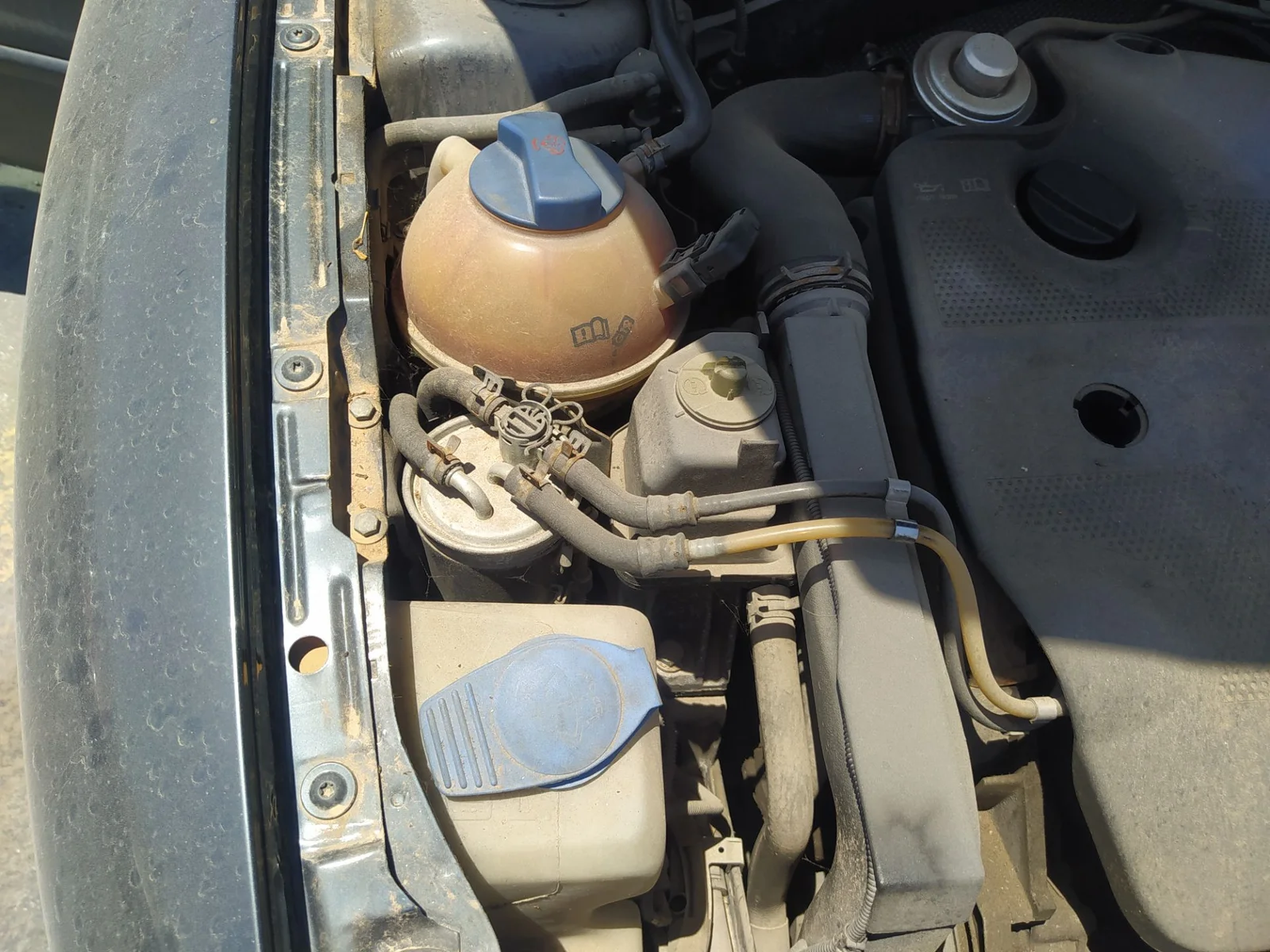 Foto de DEPOSITO EXPANSION SEAT LEON (1M1) 1.9 TDI (90 CV / 66 KW) referencia 1J0121403B