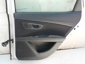 Foto de GUARNECIDO PUERTA TRASERA DERECHA SEAT LEON (5F1) 1.6 TDI (105 CV / 77 KW) referencia 5F4867212