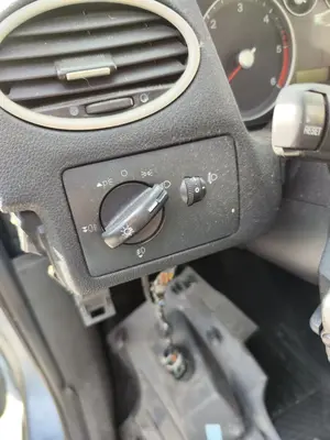 Foto de MANDO LUCES FORD FOCUS BERLINA (CAP) 1.8 TDCi Turbodiesel CAT (116 CV / 85 KW) referencia 1318961