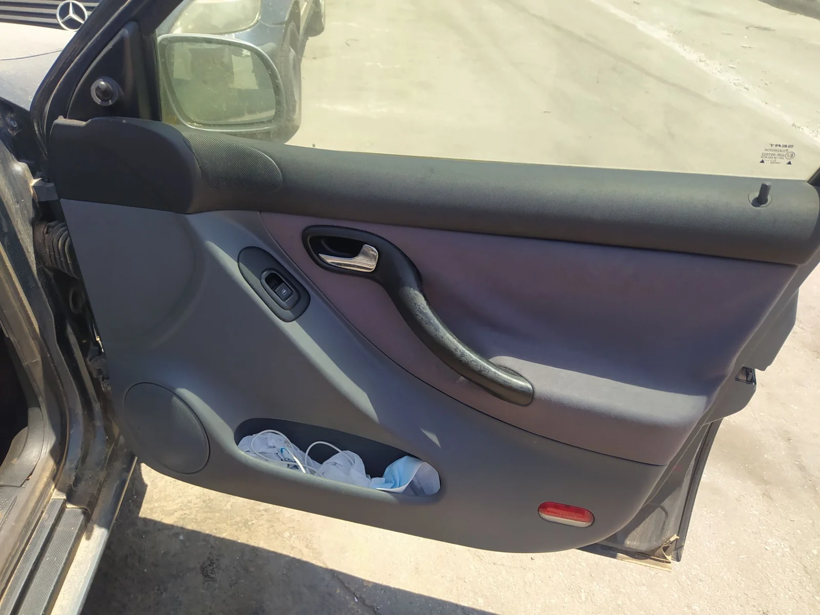 Foto de MANDO ELEVALUNAS DELANTERO DERECHO SEAT LEON (1M1) 1.9 TDI (90 CV / 66 KW)