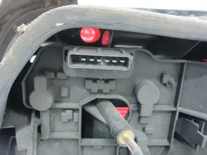 Foto de PILOTO TRASERO IZQUIERDO CITROEN XSARA BERLINA 1.9 Diesel (69 CV / 51 KW) referencia 2534G foto 4