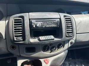 Foto de CONSOLA CENTRAL RENAULT TRAFIC II FURGÓN 2.5 dCi Diesel CAT (135 CV / 99 KW)