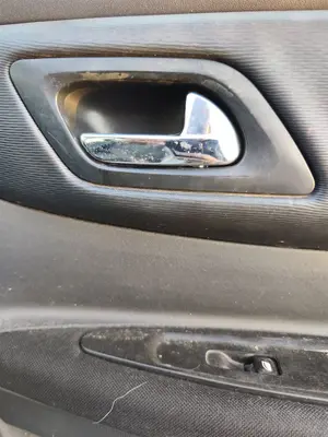 Foto de MANETA INTERIOR DELANTERA DERECHA CITROEN C4 BERLINA 1.6 16V HDi FAP (109 CV / 80 KW)