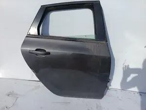 Foto de PUERTA TRASERA DERECHA OPEL ASTRA J BERLINA 5P 1.7 16V CDTI (110 CV / 81 KW) foto 2