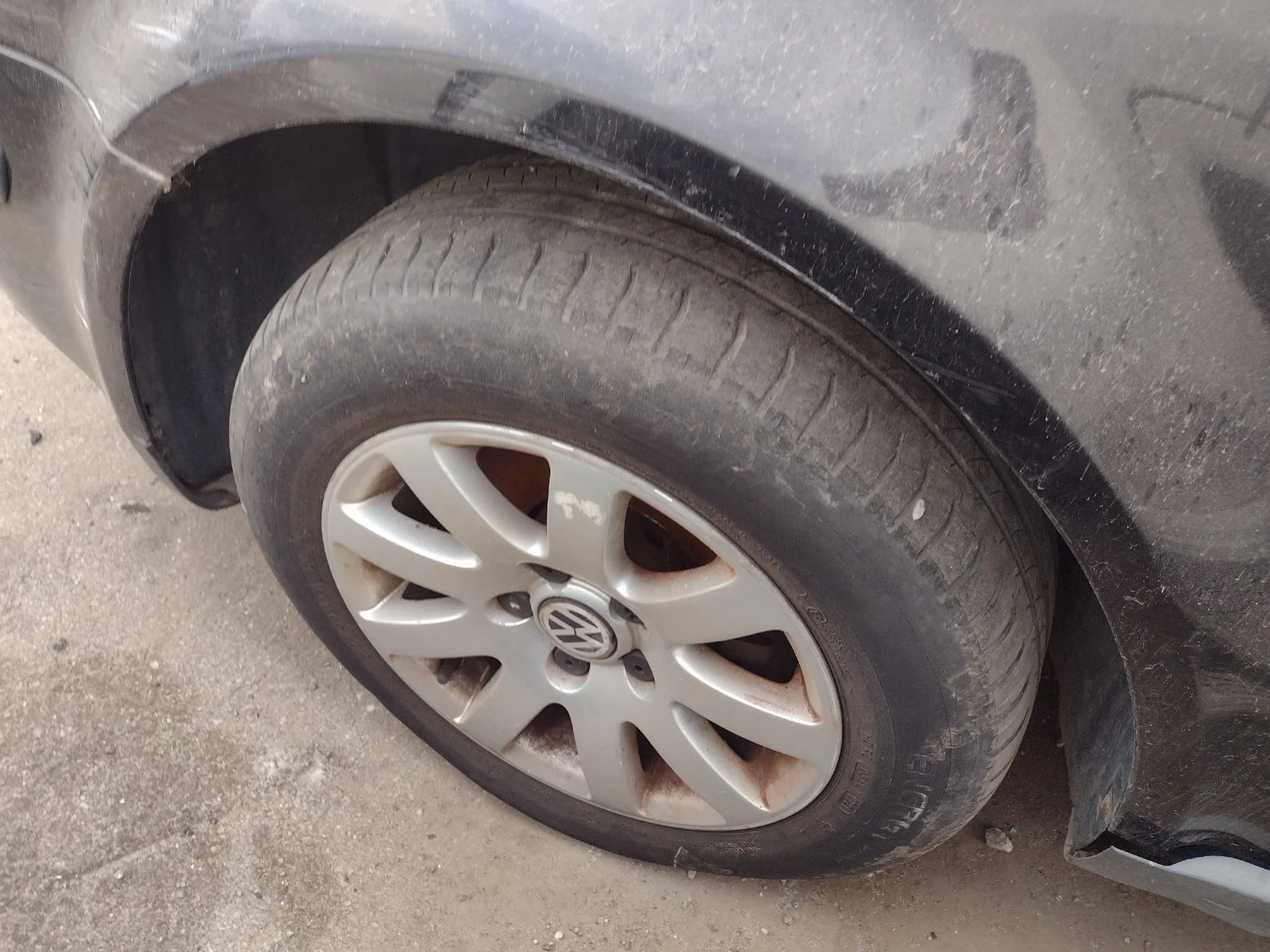 Foto de TRANSMISION DELANTERA IZQUIERDA VOLKSWAGEN PASSAT BERLINA (3B3) 1.9 TDI (131 CV / 96 KW) referencia 8D0407271BB