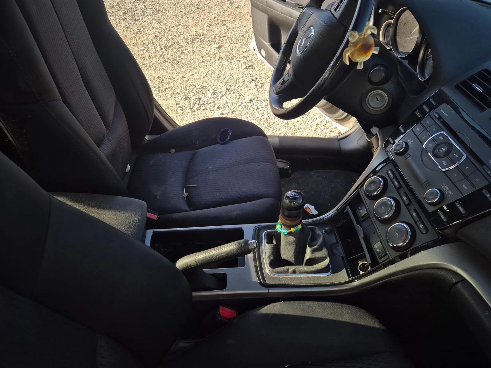 Foto de APOYABRAZOS CENTRAL MAZDA 6 BERLINA (GH) 2.2 Turbodiesel CAT (163 CV / 120 KW) referencia GES1-88-3B0 FKZ
