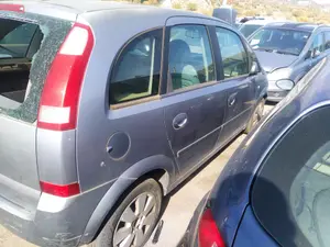 Foto de MANGUETA TRASERA DERECHA OPEL MERIVA 1.7 16V CDTI (101 CV / 74 KW)
