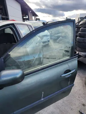 Foto de LUNA DELANTERA IZQUIERDA RENAULT MEGANE II BERLINA 5P 1.5 dCi Diesel (101 CV / 74 KW) referencia 8200211227