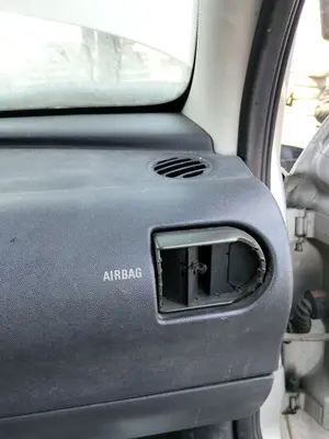 Foto de AIRBAG DELANTERO DERECHO OPEL CORSA C 1.2 16V CAT (Z 12 XE / LW4) (75 CV / 55 KW)