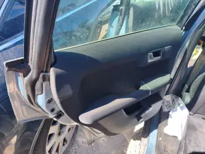 Foto de GUARNECIDO PUERTA TRASERA IZQUIERDA AUDI A2 (8Z) 1.4 TDI (75 CV / 55 KW) referencia 8Z0867303G FKZ