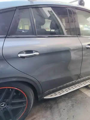 Foto de PUERTA TRASERA DERECHA MERCEDES-BENZ CLASE GLE (BM 292) COUPE 3.0 CAT (390 CV / 287 KW) referencia A2927305201