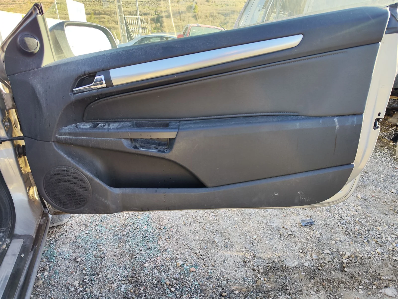 Foto de GUARNECIDO PUERTA DELANTERA DERECHA OPEL ASTRA H TWIN TOP 1.9 16V CDTI CAT (Z 19 DTH / LRD) (150 CV / 110 KW) referencia 13234618
