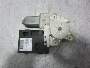 Foto de MOTOR ELEVALUNAS DELANTERO IZQUIERDO FORD FOCUS C-MAX (CAP)(2003) 1.8 TDCi Turbodiesel CAT (116 CV / 85 KW) referencia 981405110