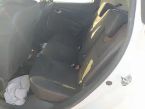Foto de CINTURON SEGURIDAD TRASERO IZQUIERDO RENAULT CLIO IV 1.2 16V (73 CV / 54 KW)
