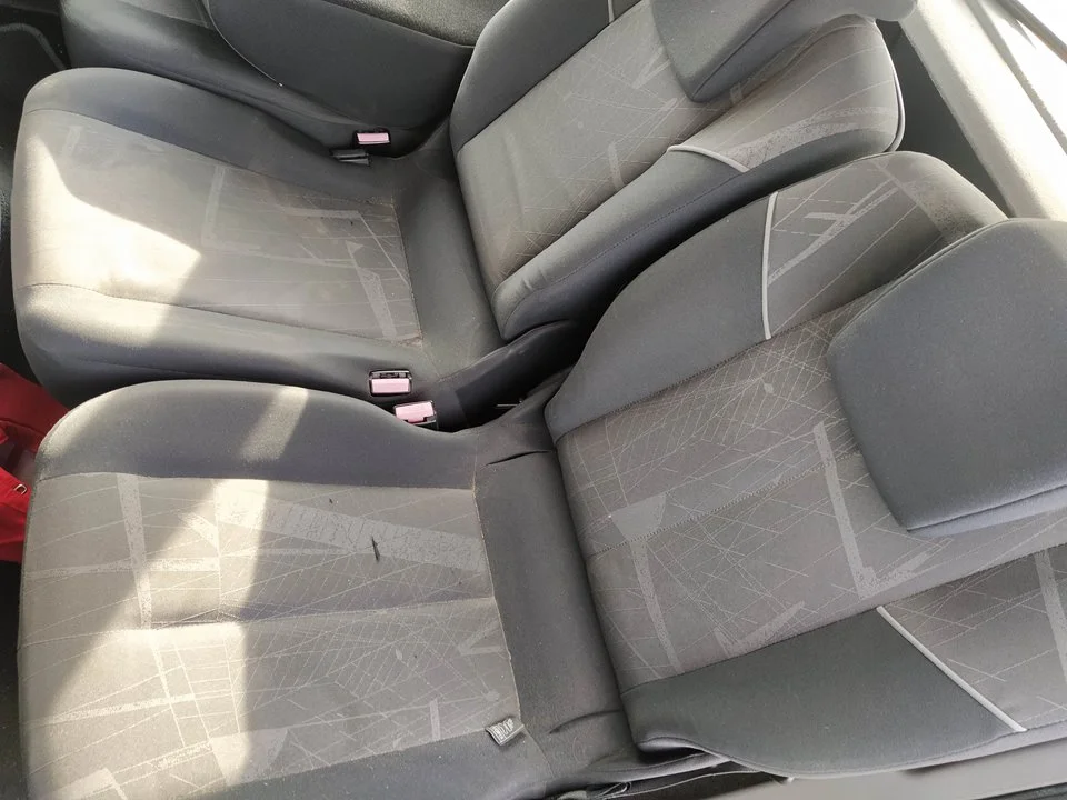 Foto de ENGANCHE CINTURON TRASERO IZQUIERDO RENAULT SCENIC II 1.6 16V (113 CV / 83 KW)