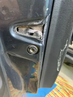 Foto de CERRADURA PUERTA DELANTERA DERECHA VOLKSWAGEN GOLF IV BERLINA (1J1)(10.1997) 1.9 TDI (101 CV / 74 KW) referencia 6X1837014C