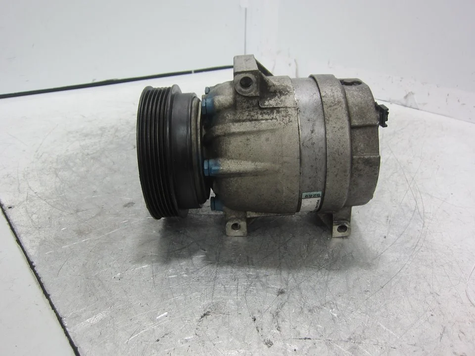 Foto de COMPRESOR AIRE ACONDICIONADO RENAULT MEGANE I FASE 2 CLASSIC (LA...) 1.4 CAT (95 CV / 70 KW) referencia 6560630