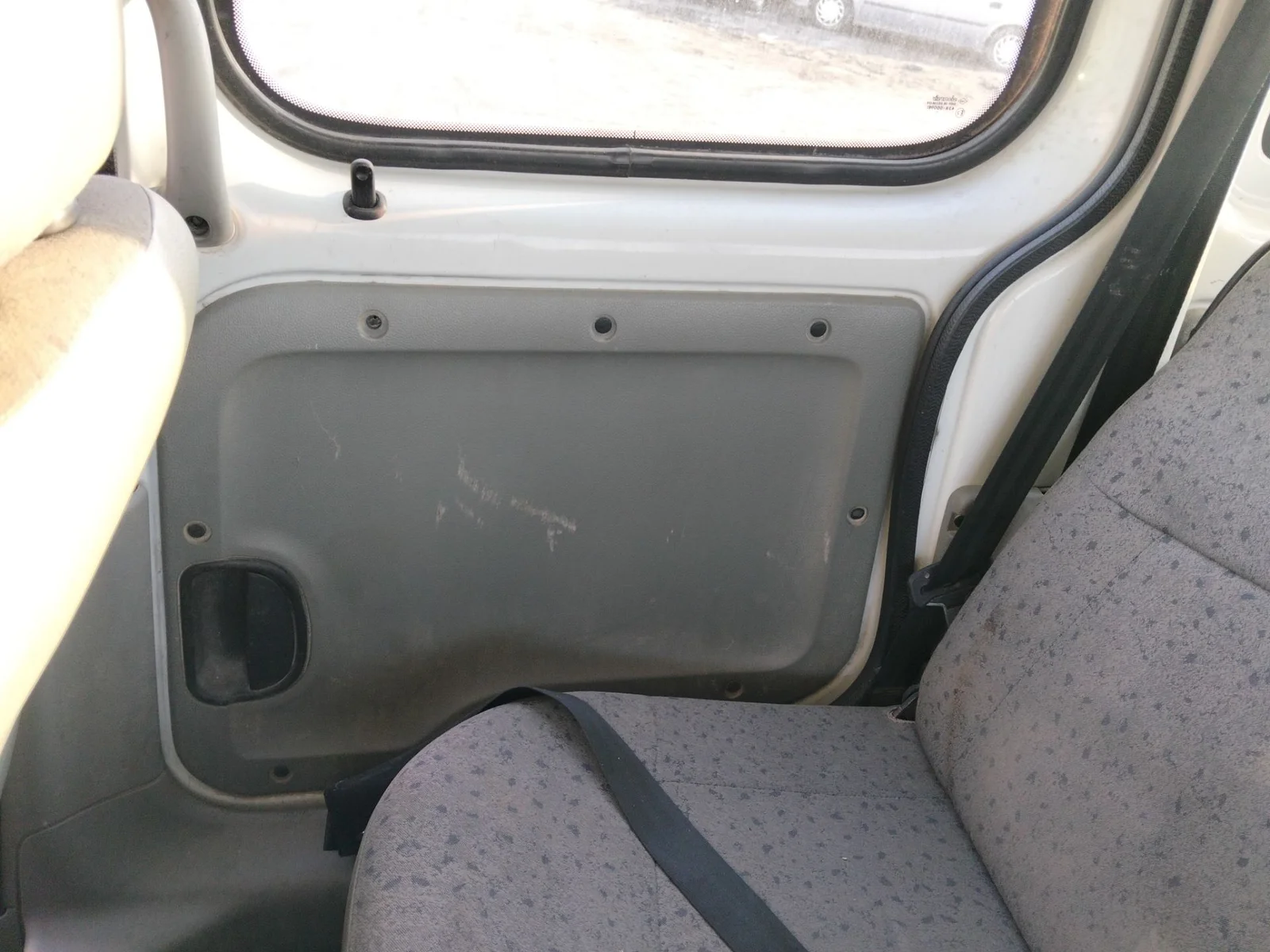 Foto de GUARNECIDO PUERTA TRASERA DERECHA RENAULT KANGOO I (F/KC0) 1.9 dCi Diesel CAT (84 CV / 62 KW) referencia 7700304757