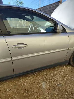Foto de PUERTA DELANTERA DERECHA OPEL VECTRA C BERLINA 1.9 CDTI (120 CV / 88 KW) referencia 93186030