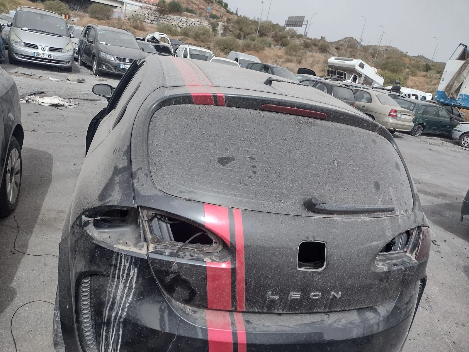 Foto de LUZ CENTRAL DE FRENO SEAT LEON (1P1) 2.0 TDI (140 CV / 103 KW) referencia 1P0945097