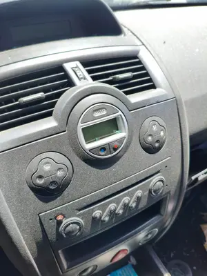 Foto de MANDO CALEFACCION / AIRE ACONDICIONADO RENAULT MEGANE II BERLINA 5P 1.5 dCi Diesel (106 CV / 78 KW)