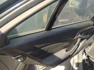 Foto de MANETA INTERIOR TRASERA IZQUIERDA MERCEDES-BENZ CLASE S (BM 220) BERLINA 5.0 V8 24V CAT (306 CV / 225 KW)
