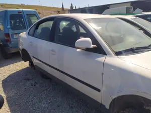 Foto de MANETA EXTERIOR DELANTERA DERECHA VOLKSWAGEN PASSAT BERLINA (3B3) 1.9 TDI (131 CV / 96 KW) referencia 3B0837207C FKZ