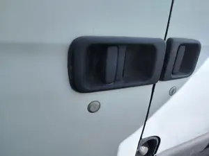 Foto de MANETA EXTERIOR LATERAL DERECHA NISSAN INTERSTAR (X70) 2.5 dCi Diesel CAT (114 CV / 84 KW)