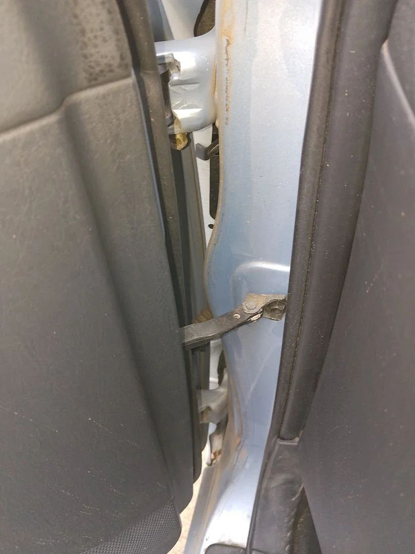 Foto de RETENEDOR PUERTA TOYOTA COROLLA (E12) 1.4 16V CAT (97 CV / 71 KW) referencia 6861012170