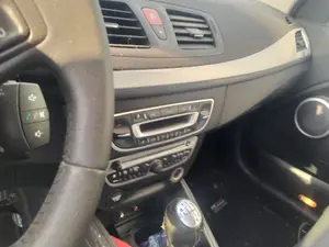 Foto de CALEFACCION ENTERA NORMAL RENAULT MEGANE III SPORT TOURER 1.9 dCi Diesel (131 CV / 96 KW)
