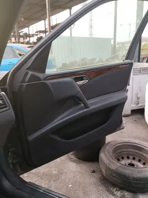 Foto de GUARNECIDO PUERTA DELANTERA DERECHA MERCEDES-BENZ CLASE E (BM 210) BERLINA referencia A2107200670 FKZ